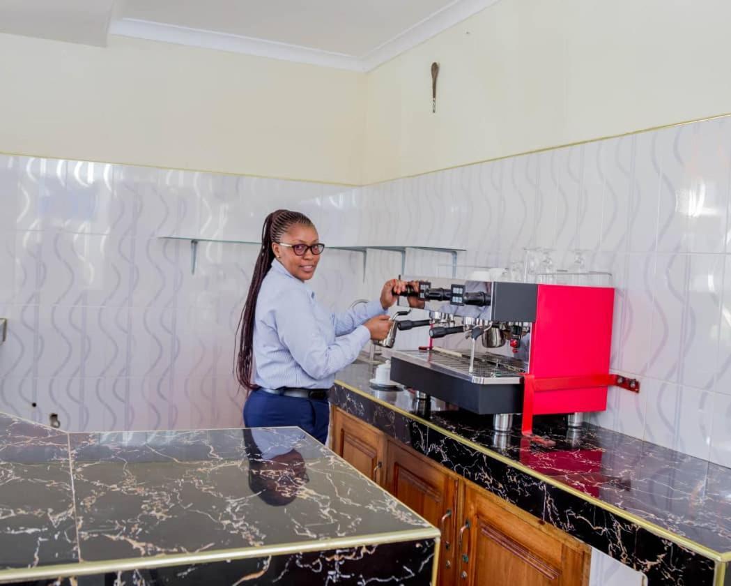 Kilimanjaro Crane Hotel Moshi Extérieur photo